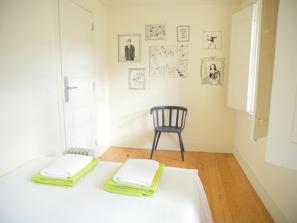 Santiago 31 Hostel กิมาไรส์ ภายนอก รูปภาพ
