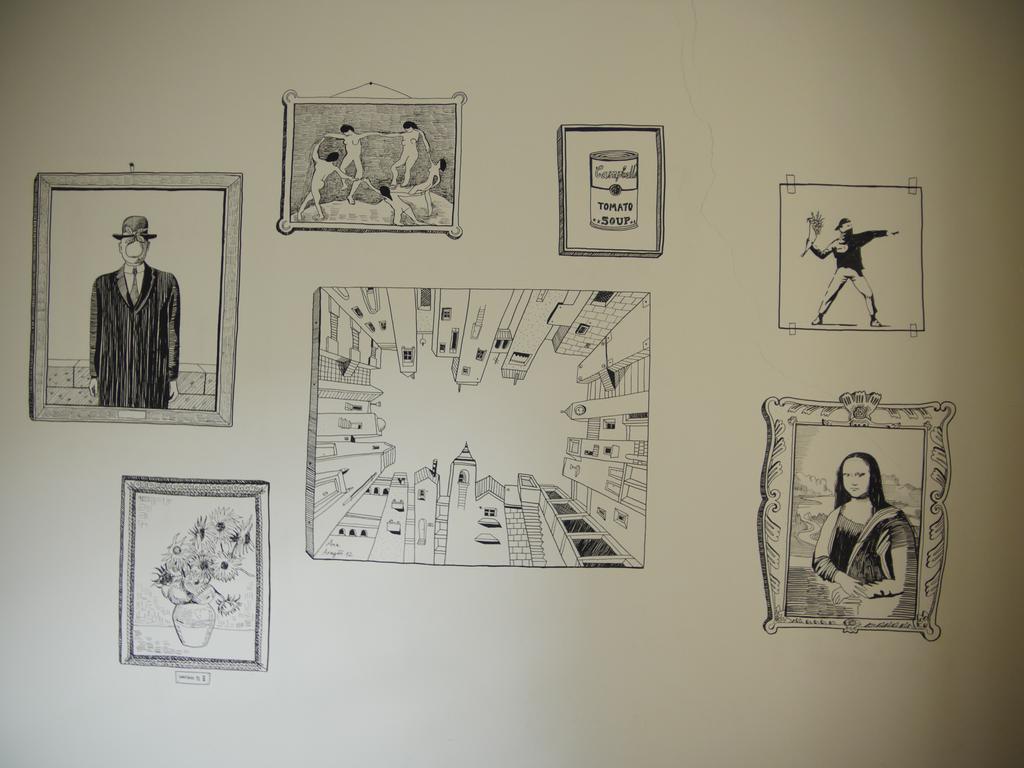 Santiago 31 Hostel กิมาไรส์ ภายนอก รูปภาพ