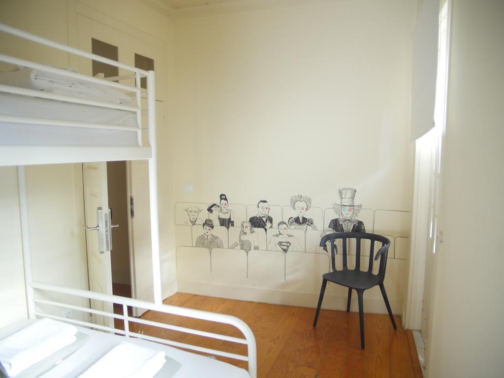 Santiago 31 Hostel กิมาไรส์ ภายนอก รูปภาพ