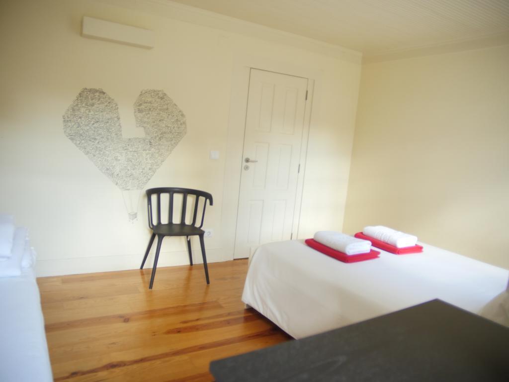 Santiago 31 Hostel กิมาไรส์ ภายนอก รูปภาพ