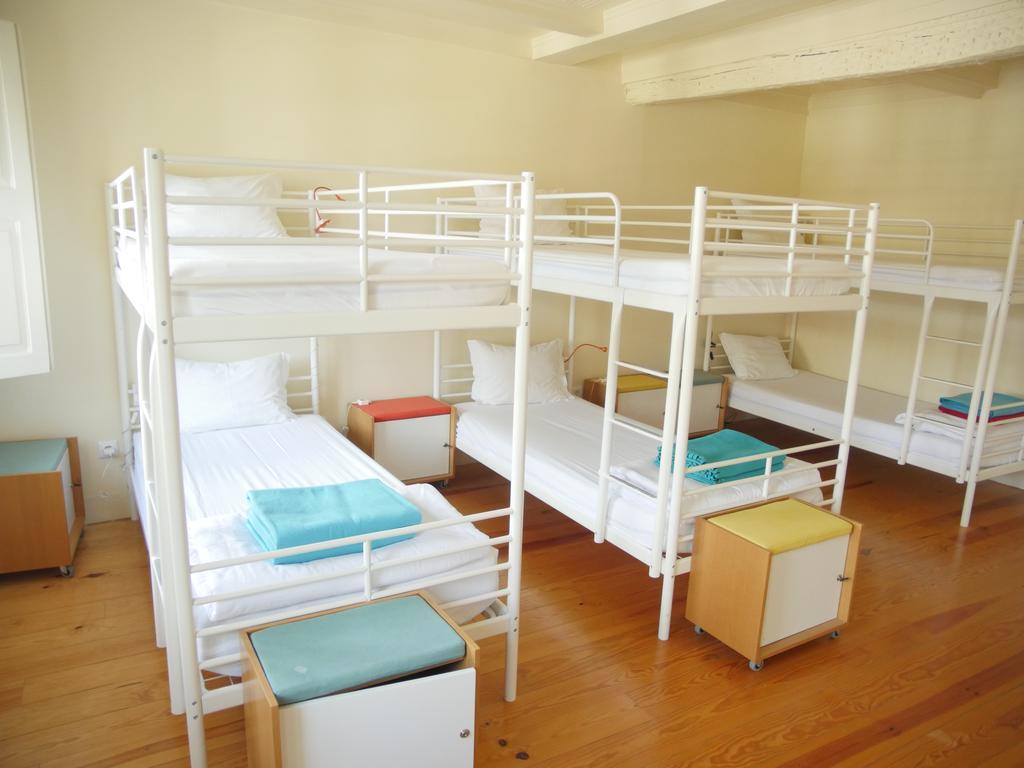Santiago 31 Hostel กิมาไรส์ ภายนอก รูปภาพ